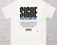 Camiseta unisex Sigue adelante - Claro unisex-classic-tee-white-front-688cddc81cc36.jpg