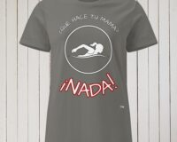 Camiseta divertida mujer Qué hace tu mamá womens-basic-softstyle-t-shirt-charcoal-front-688c9751d08ce.jpg