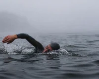 Navegación en aguas abiertas sin referencias visuales: cómo orientarte con el cuerpo Nz6GzCQz4EC