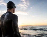 Cómo leer las condiciones del agua antes de lanzarte: guía completa para nadadores K8XWPI_-AyT