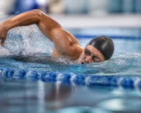 HIIT en la planificación del triatleta: cómo estructurar series de alta intensidad en la piscina jQwDFlpUIkP